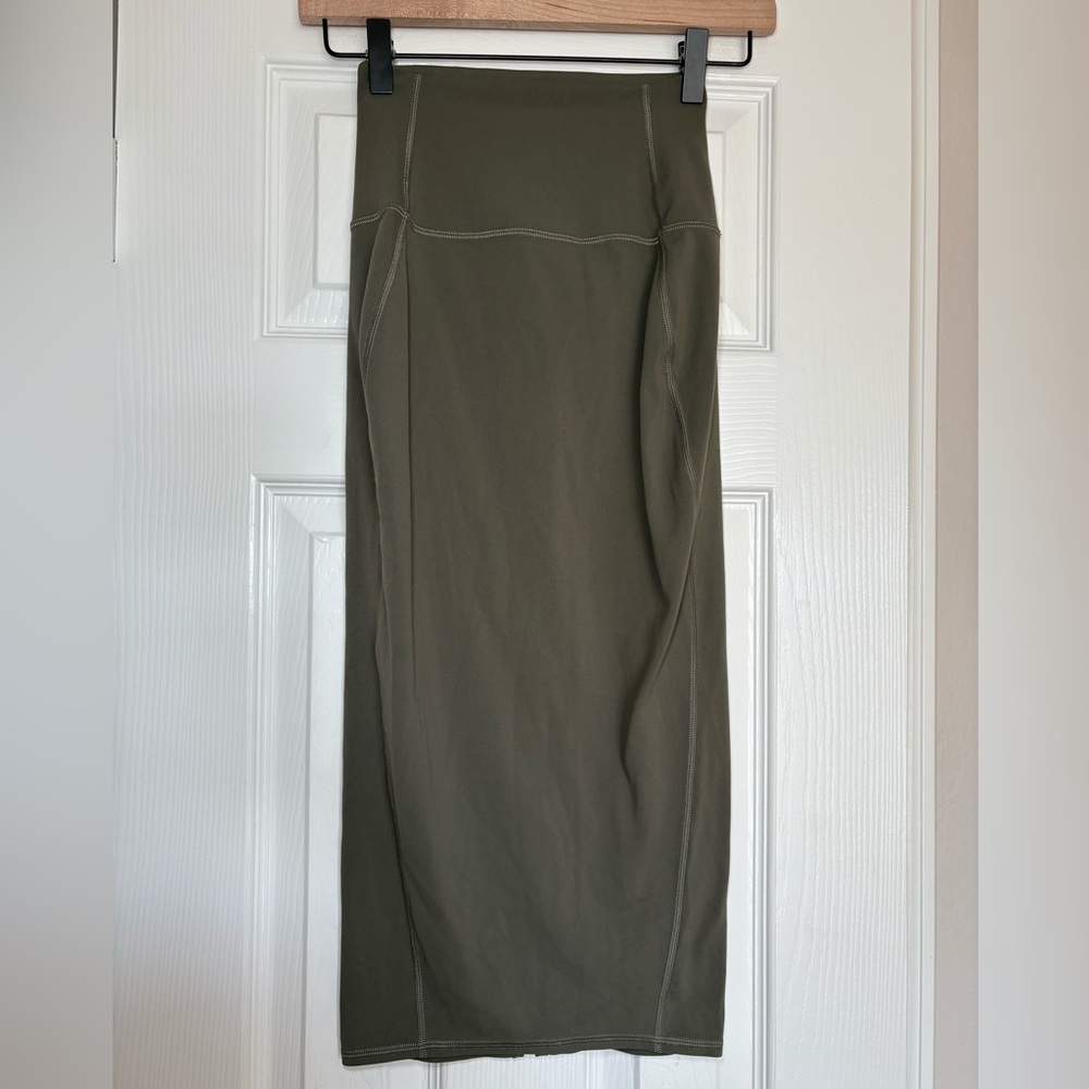 Lululemon Nulu Slim-Fit‎ High-Rise Skirt 28” Grey Eucalyptus Size 2 - Picture 4 of 9